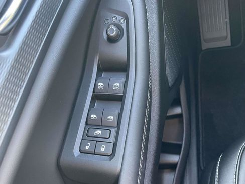 Used 2025 Jeep Grand Cherokee Altitude image 11