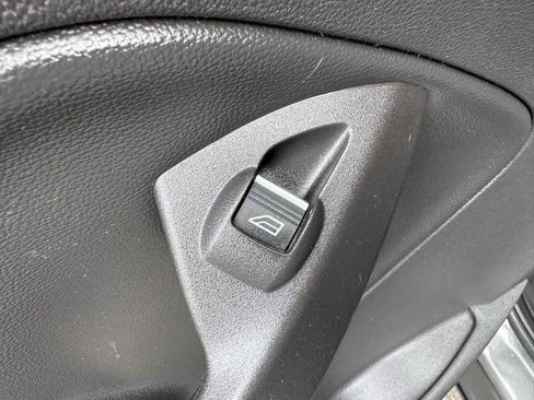 Used 2017 Ford Escape SE w/ Equipment Group 201A AWD/4WD image 42