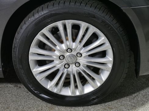 Used 2014 Chrysler 300 AWD w/ Driver Convenience Group image 15