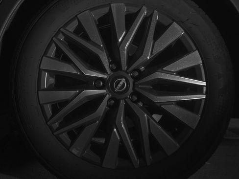 Used 2025 Nissan Altima 2.5 SV image 14