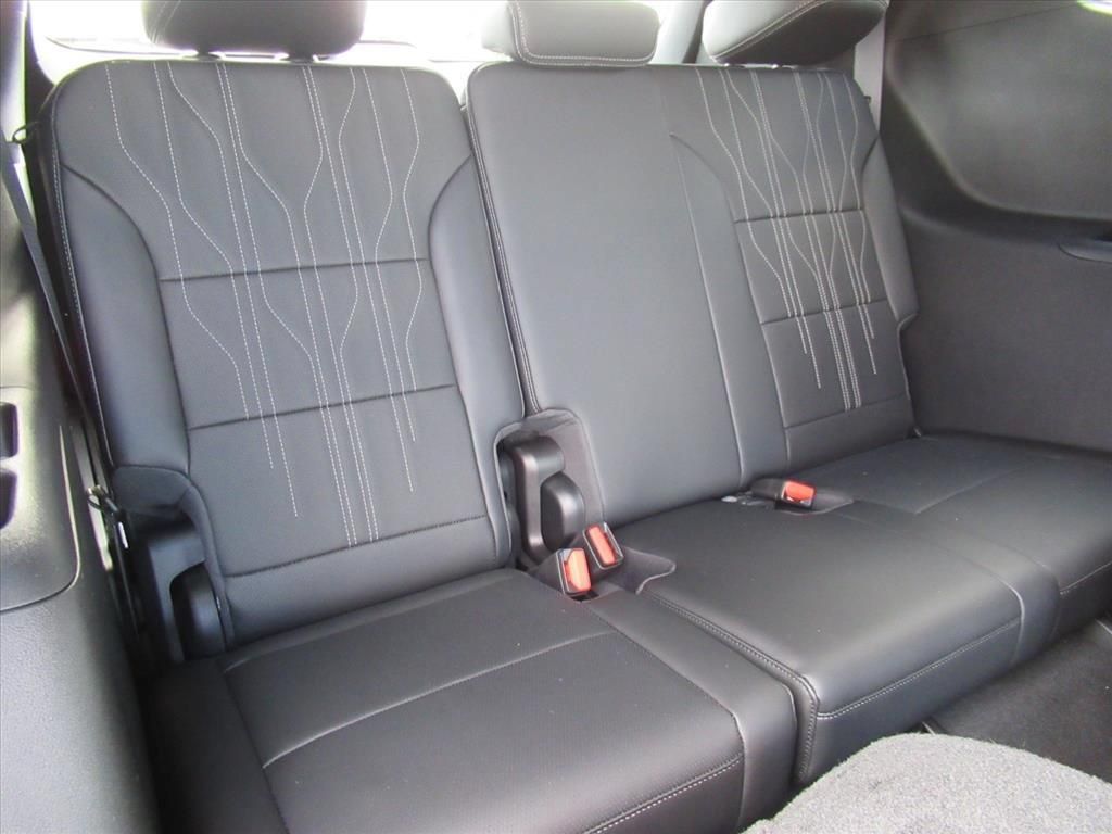 New 2026 Buick Enclave Avenir w/ Super Cruise Package FWD image 34