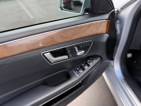 Used 2014 Mercedes-Benz E 350 4MATIC Sedan image 14