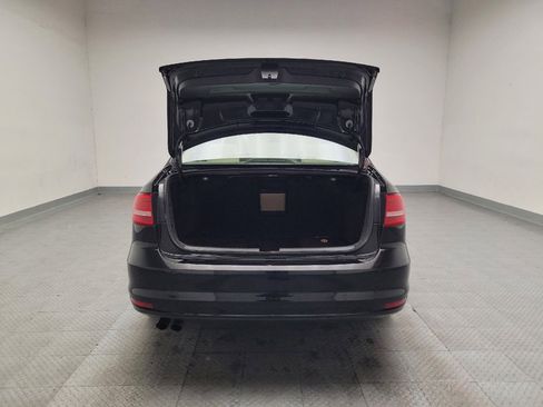 Used 2015 Volkswagen Jetta SE FWD image 29
