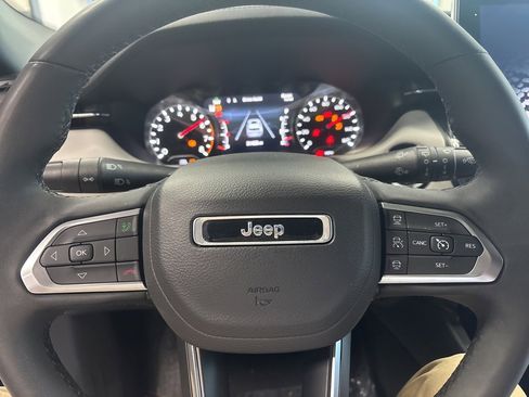 Used 2024 Jeep Compass Limited image 13