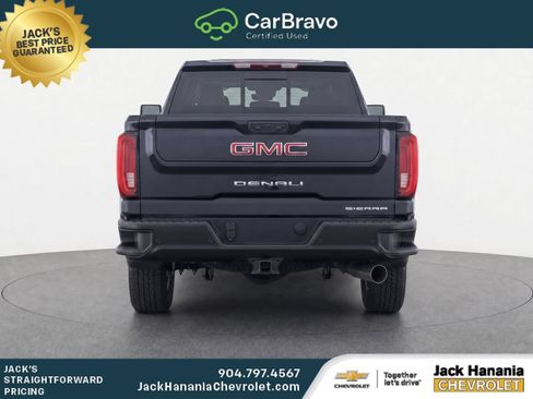 Used 2022 GMC Sierra 2500 Denali w/ Denali Black Diamond Edition AWD/4WD image 8
