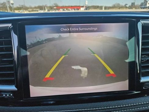 Used 2022 Chrysler Pacifica Touring image 20