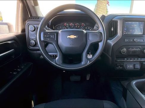 Used 2022 Chevrolet Silverado 2500 Custom w/ Custom Value Package AWD/4WD image 5