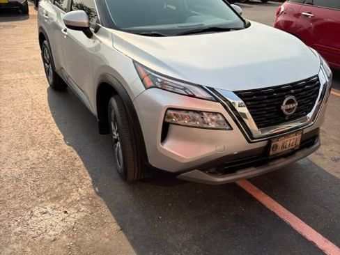 Used 2023 Nissan Rogue SV AWD/4WD image 5