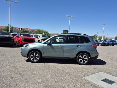 Used 2018 Subaru Forester 2.5i Premium AWD/4WD image 6