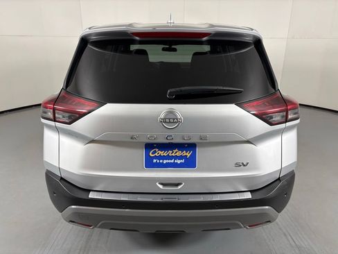 Used 2023 Nissan Rogue SV FWD image 6