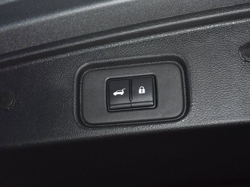 Certified 2025 Nissan Pathfinder SV AWD/4WD image 29