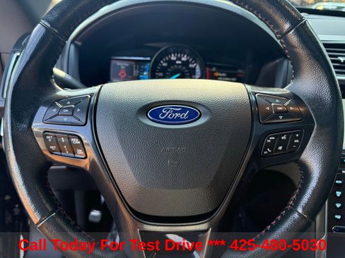 Used 2018 Ford Explorer Sport AWD/4WD image 32