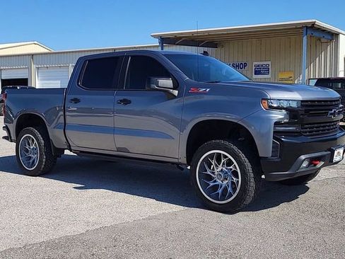 Used 2021 Chevrolet Silverado 1500 LT Trail Boss image 9