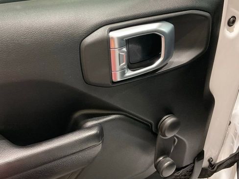 Used 2018 Jeep Wrangler Unlimited Sport image 7