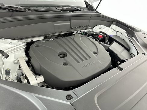 Used 2025 Volvo XC90 B5 Core w/ Climate Package image 26