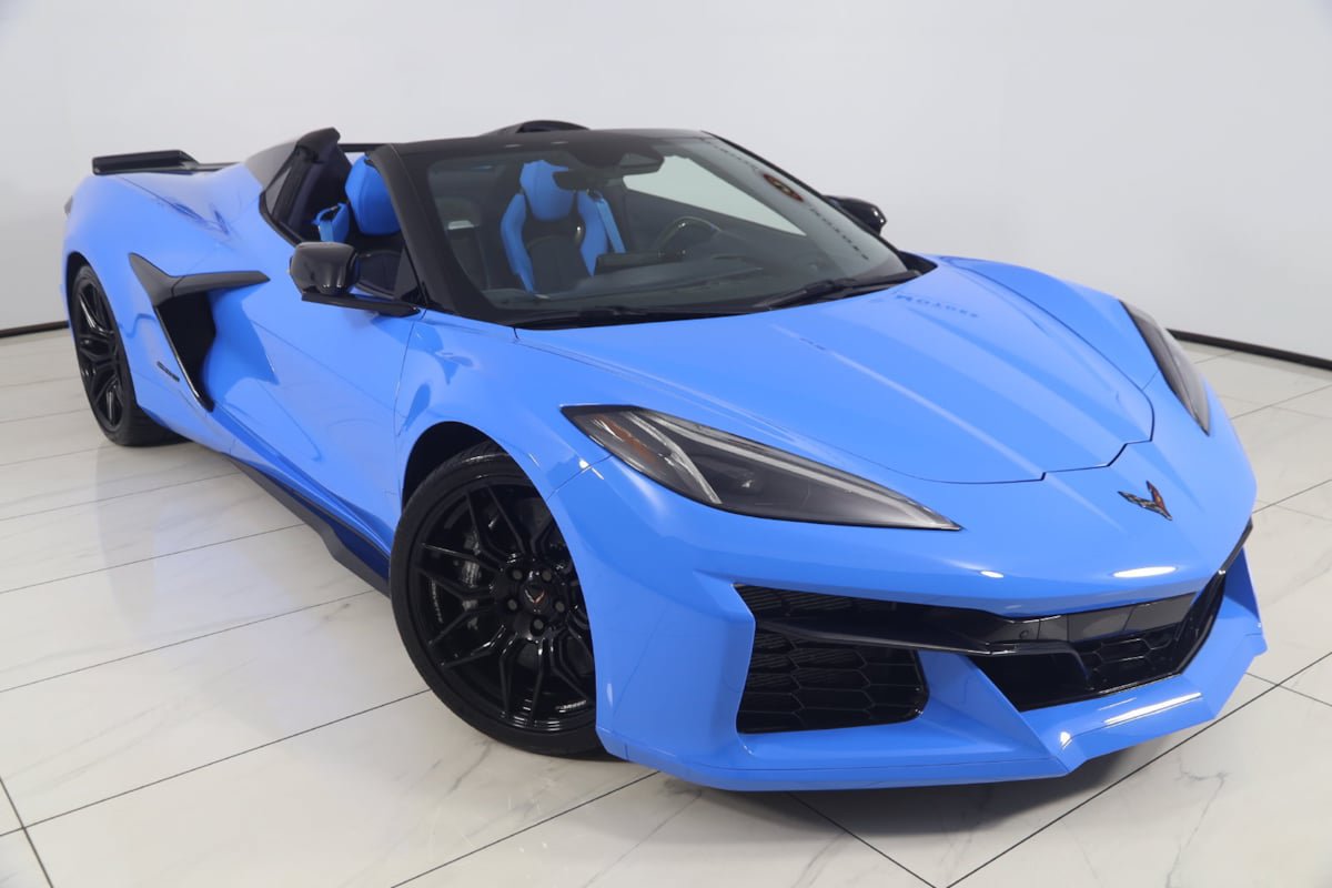Used 2024 Chevrolet Corvette Z06 w/ Stealth Interior Trim Package RWD image 22
