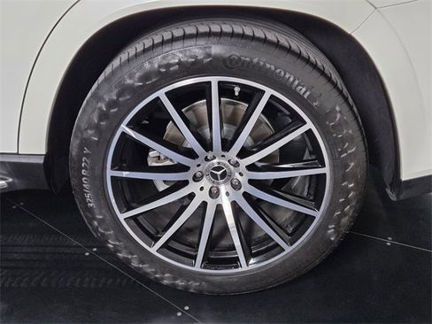 Used 2024 Mercedes-Benz GLS 580 GLS 580 image 11