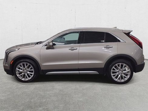 Used 2022 Cadillac XT4 Premium Luxury w/ Technology Package image 8
