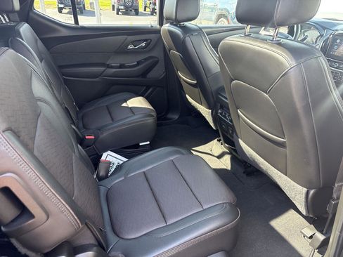 Used 2023 Chevrolet Traverse High Country AWD/4WD image 14