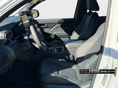 Used 2025 Toyota 4Runner TRD Off-Road Premium image 9