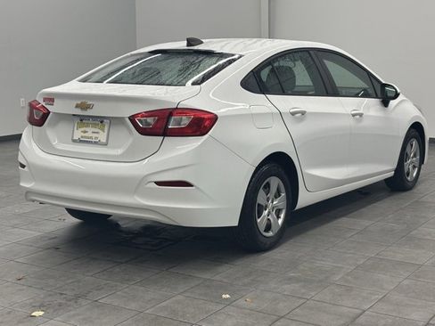 Used 2018 Chevrolet Cruze LS image 2