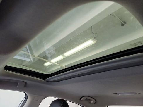 Certified 2023 Nissan Sentra SR w/ SR Premium Package FWD image 23