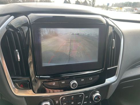 Used 2019 Chevrolet Traverse LT image 18