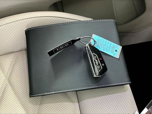 New 2026 Volkswagen Atlas SE image 11