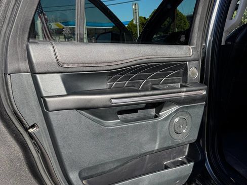 Used 2018 Ford Expedition Max Platinum image 25
