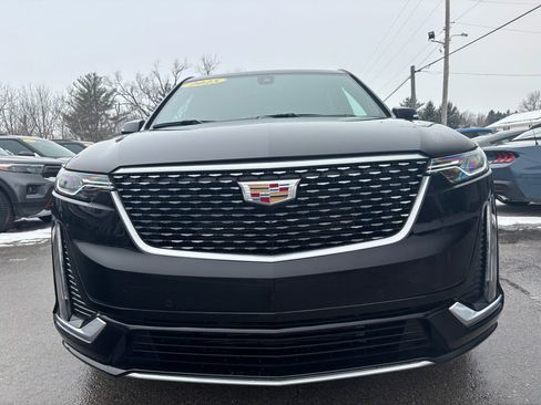 Used 2025 Cadillac XT6 Premium Luxury image 2
