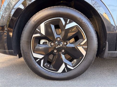 Used 2024 Kia Niro Wave w/ Wave Preserve Package image 39