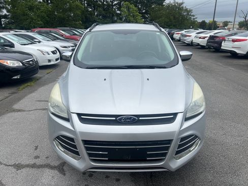 Used 2016 Ford Escape SE w/ SE Chrome Package FWD image 2