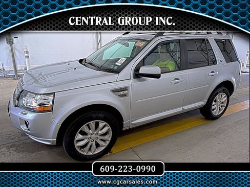 Used 2015 Land Rover LR2 HSE AWD/4WD image 1