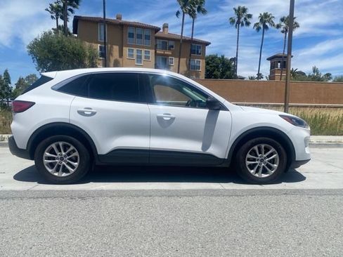 Used 2022 Ford Escape SE FWD image 6
