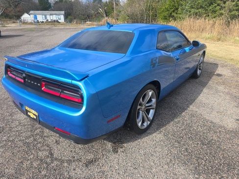 Used 2016 Dodge Challenger R/T Plus image 7