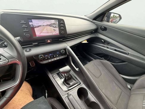 Used 2025 Hyundai Elantra Sport FWD image 19