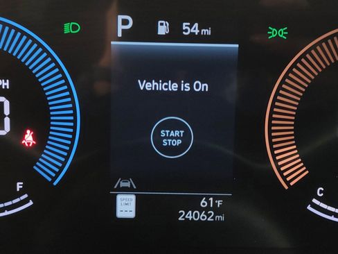 Used 2025 Hyundai Kona SEL image 6