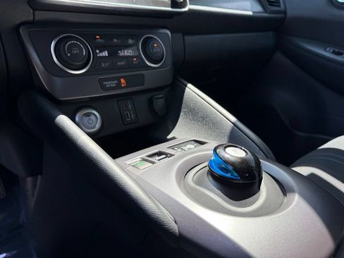 Certified 2024 Nissan Leaf S FWD image 21