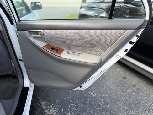 Used 2006 Toyota Corolla LE image 26