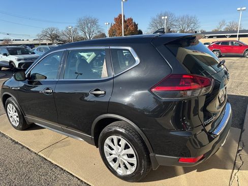 Used 2019 Nissan Rogue S image 6