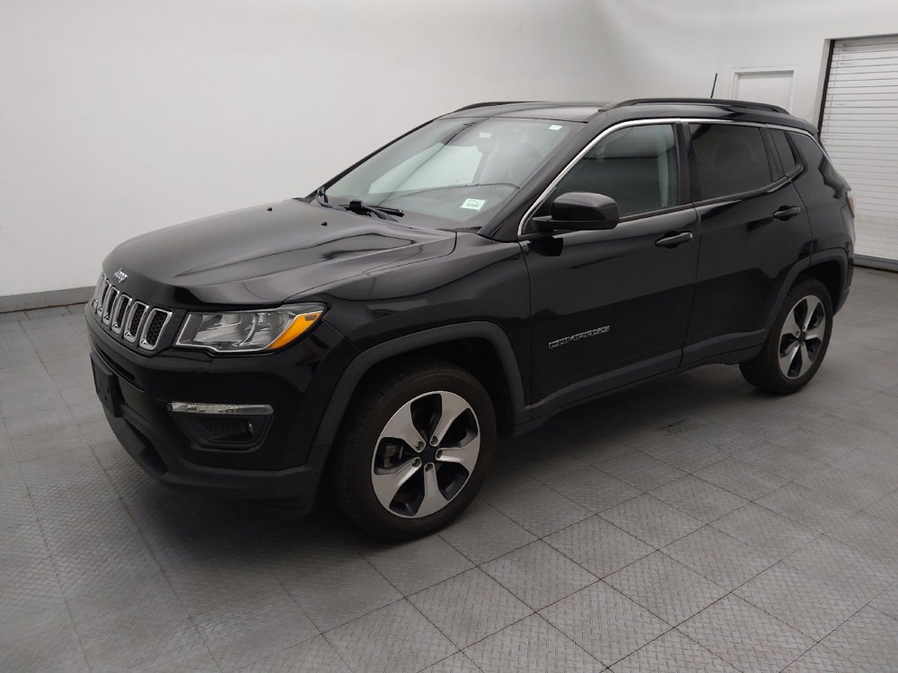 Used 2018 Jeep Compass Latitude w/ Popular Equipment Group AWD/4WD image 2