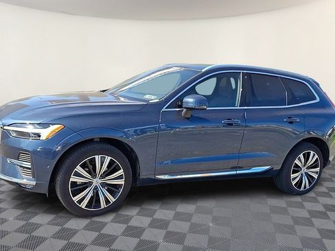 Used 2023 Volvo XC60 B5 Plus w/ Climate Package AWD/4WD image 4