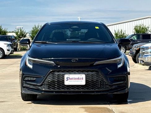Used 2024 Toyota Corolla SE FWD image 2