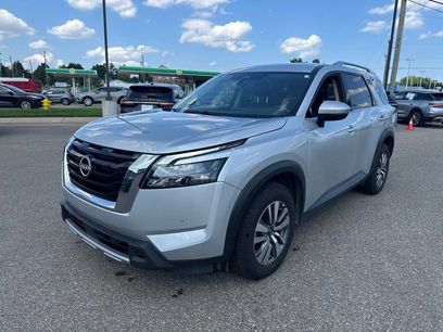 Used 2025 Nissan Pathfinder SL