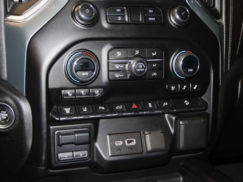 Used 2023 Chevrolet Silverado 2500 LTZ w/ LTZ Plus Package image 57