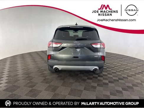 Used 2020 Ford Escape SE image 6