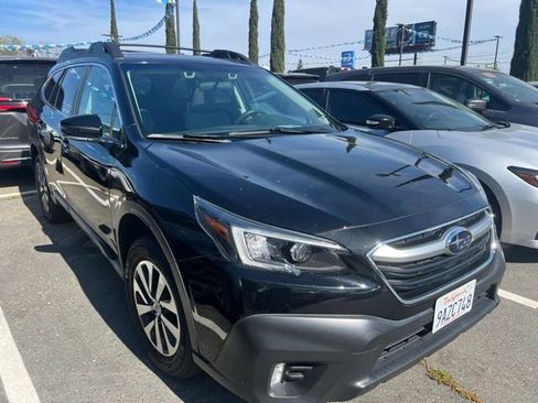 Used 2022 Subaru Outback Premium image 4