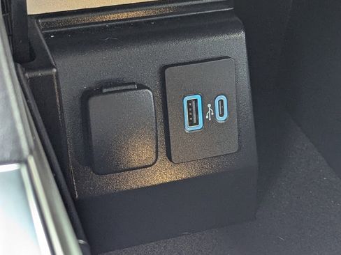 Used 2023 Ford Explorer XLT w/ Equipment Group 202A image 21