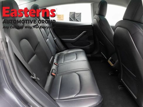 Used 2018 Tesla Model 3 Long Range RWD image 17