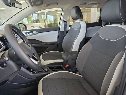 New 2026 Volkswagen Taos SE AWD/4WD image 17